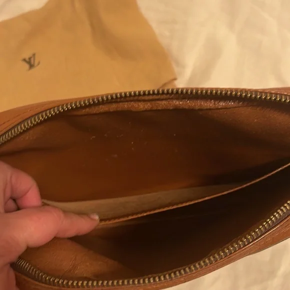 Louis Vuitton Sac Sport clutch